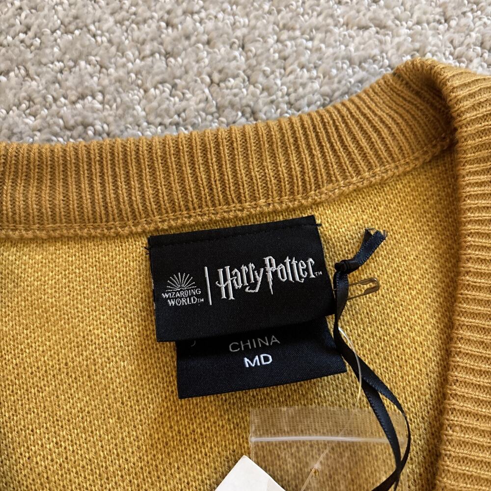 Harry Potter Hufflepuff Women's M Cardigan Fair Isle Knit Embroidered Box Lunch - Picture 3 of 9